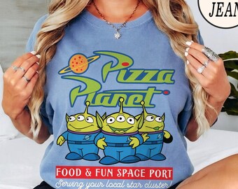 Retro Pizza Hot To Go Alien Toy Story Komfortfarben Shirt, Aliens Toy Story Pizza Planet Shirt, Disney Toy Story Shirts, Magic Kingdom Reise