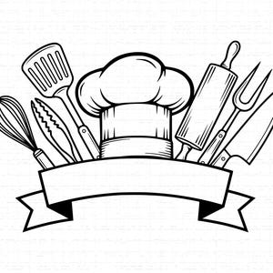 Puede incluir: Ilustración en blanco y negro de varios utensilios de cocina, incluyendo un gorro de chef, un batidor, una espátula, unas pinzas, un rodillo, un tenedor y un cuchillo. Una pancarta se coloca en la parte inferior. Ideal para temas culinarios.