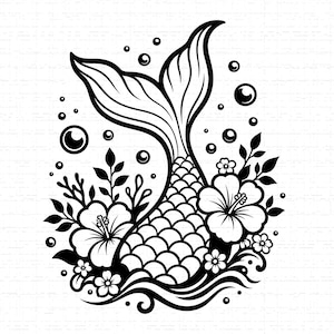 Può includere: Illustrazione in bianco e nero di una coda di sirena con squame, circondata da fiori di ibisco, foglie, bolle e vortici d'acqua. Adatto per progetti di artigianato come adesivi, decalcomanie e arte murale.