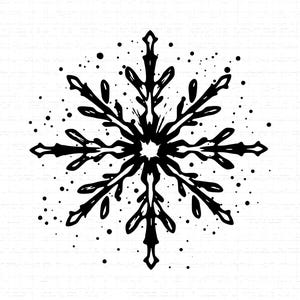 Puede incluir: Un diseño de copo de nieve en blanco y negro con una estética grunge. El copo de nieve está centrado y rodeado de pequeños puntos negros, creando un tema invernal. El diseño es adecuado para manualidades y decoraciones con temática invernal.