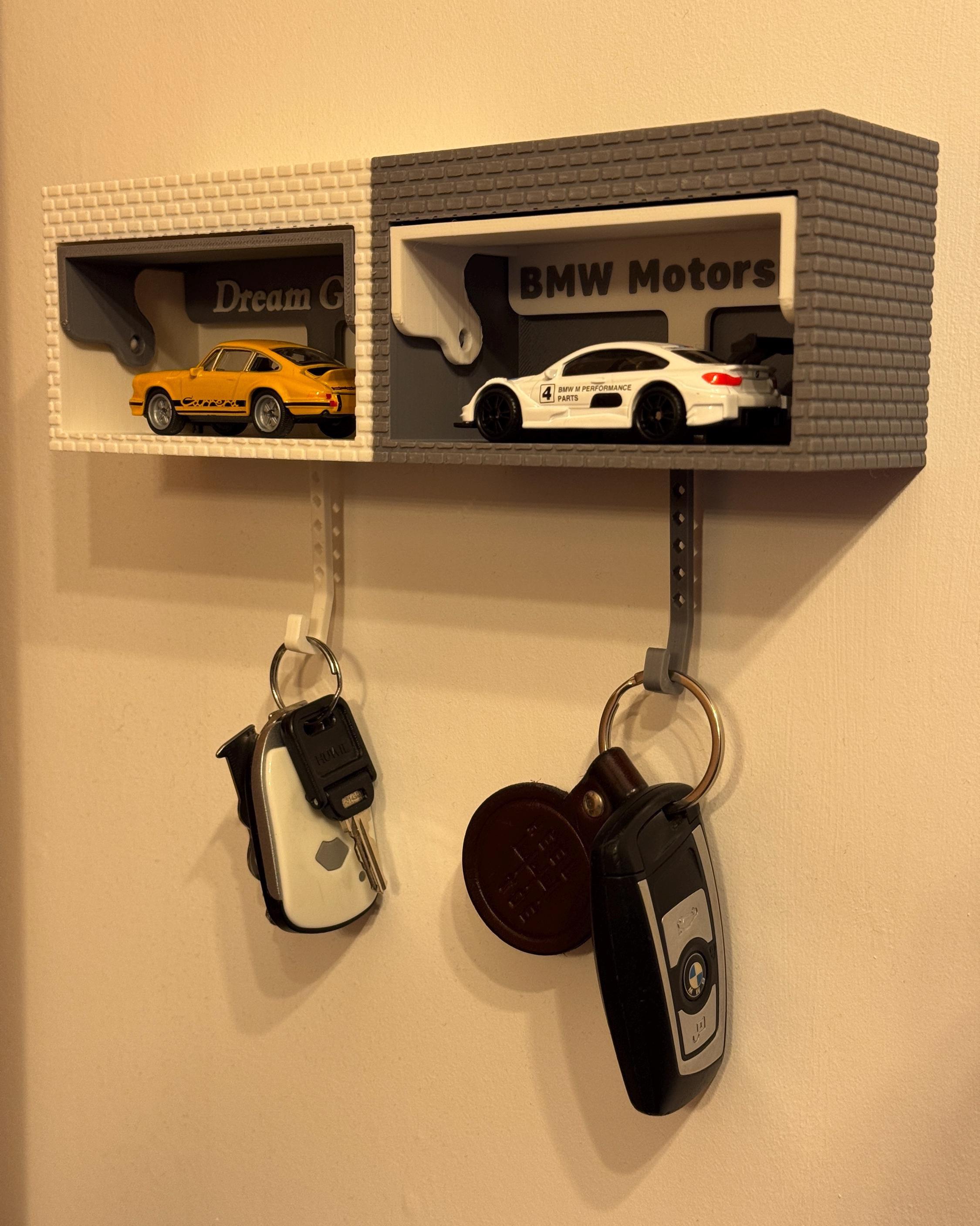 Mini Garage Key Holder 1:43 | Wall-mounted Garage With Movable