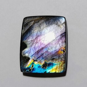 DESIGNER Unik Lila Multi Flashy Labradorit Åttkantig Form 28x22x5MM VIKT - 36,15 CTS.