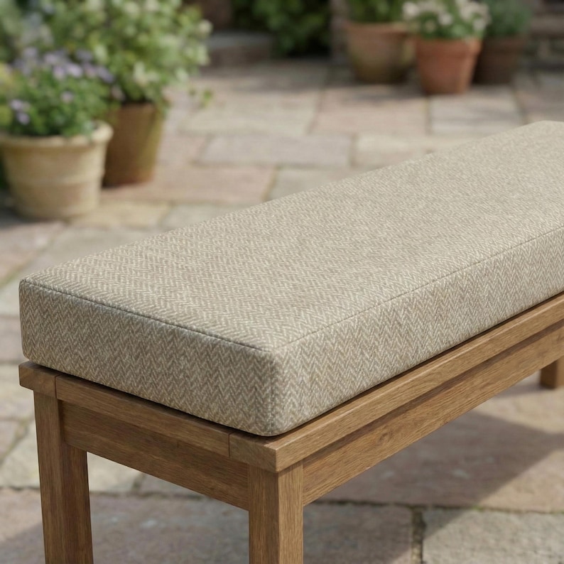 Beige Outdoor Bankauflage – 5 oder 8 cm stark, mit Reißverschluss, wasserabweisend, UV-beständig, kühlend, abriebfest & schimmelresistent