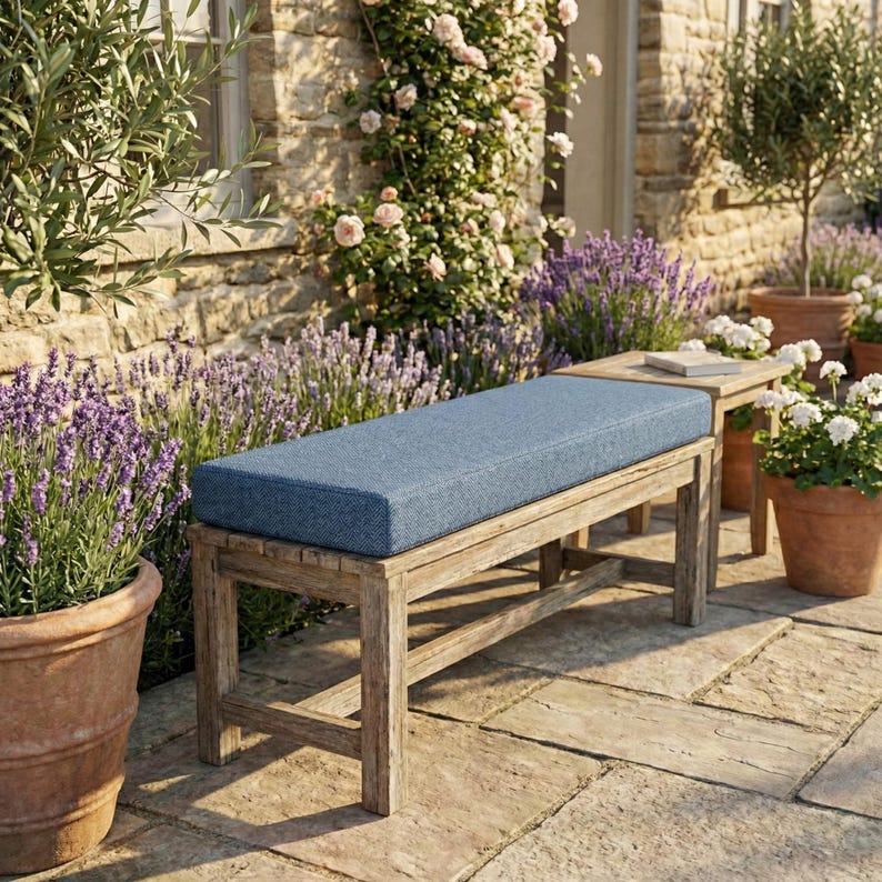 Blau Outdoor Bankauflage nach Maß – 5 oder 8 cm stark, mit Reißverschluss, wasserabweisend, UV-beständig, kühlend, abriebfest & schimmelresistent