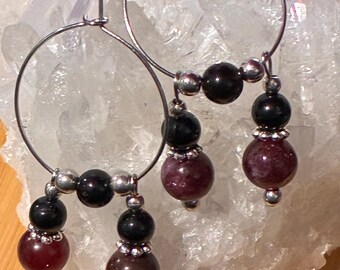 Pendientes de aro de granate y obsidiana