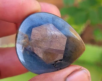 Zafiro natural, cabujón de pera sin tratar (70 ct)