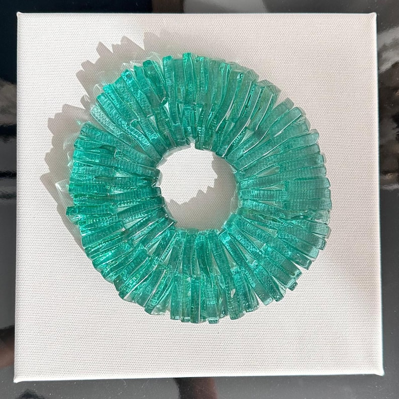 Smaragdgroen gesmolten glas muurkunst op canvas paneel – Handgemaakte moderne muurdecoratie afbeelding 1