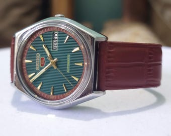 Vintage Seiko Mechanical Wristwatch With Rare Green Dial vintage beautiful Seiko 5 automatic 6309 Green Dial all  main image 3