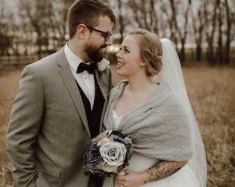Scialle da sposa color avorio fatto a mano: scialle da sposa in maglia con nastro