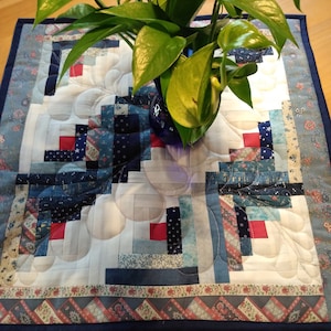 Log cabin table topper