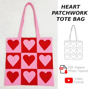 Puede incluir: Bolso tote patchwork rosa y rojo con estampado de corazones. El bolso tiene un asa rosa y el texto "HEART PATCHWORK TOTE BAG". Incluye un patrón PDF y un tutorial en vídeo.