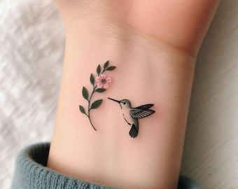 Tatuaje minimalista de colibrí y flor en formato SVG / Diseño delicado de pájaro y flores (descarga digital)