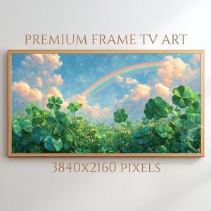 以下が含まれることがあります： 四つ葉のクローバー、虹、雲の多い空が描かれた、額装されたアートプリント。 アートワークには「PREMIUM FRAME TV ART」とラベルが付けられ、解像度は3840x2160ピクセルです。 フレームは明るい茶色です。