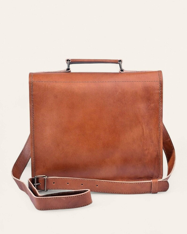 The Malani Messenger, side view showing the slim profile and adjustable strap