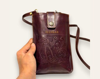 Mobile Phone Sling Bag in Cherry Hohenstein-Certified Full-Grain Leather, Osian