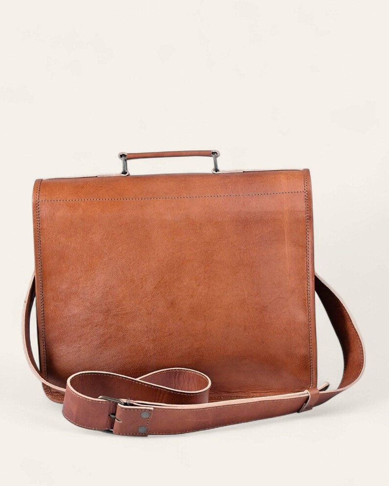 Back view of The Jodhpur Messenger with its top carry handle