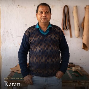 Ratan, the Jeengar artisan who made the Moruda Sling