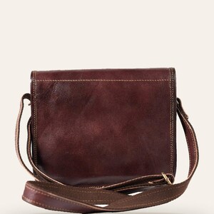Back view of the Moruda Sling with its adjustable cross-body strap