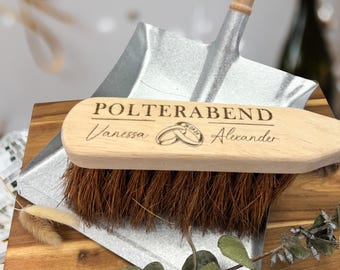 Personalisiertes Handfeger und Kehrschaufel Set – Individuelle Gravur mit Namen und Spruch – Geschenk zum Polterabend oder zur Einweihung