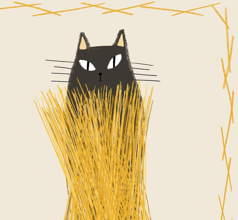 Puede incluir: Ilustraci&oacute;n de un gato negro mirando a trav&eacute;s de hierba alta amarilla. El gato tiene ojos blancos y detalles amarillos en las orejas. Un borde decorativo de l&iacute;neas amarillas rodea la imagen, sobre un fondo crema.