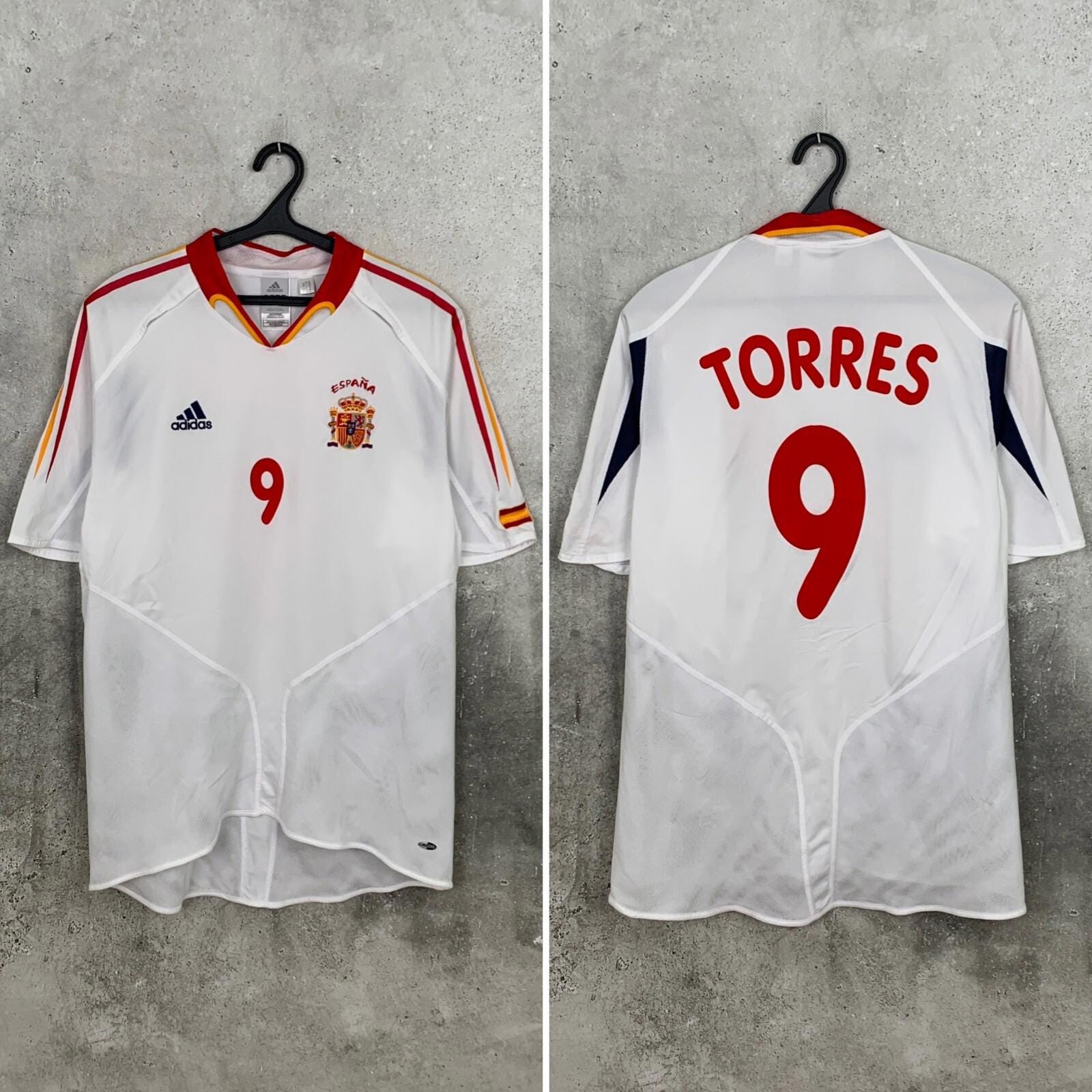 Vintage 2004/2006 Spain Away Football Shirt #9 Torres Adidas
