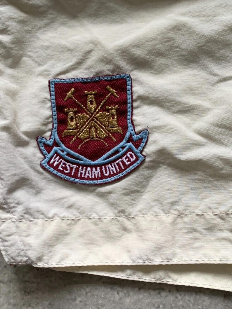 Vintage 2001/2003 West Ham United Fußball Shorts Fila Größe XS Bild 2