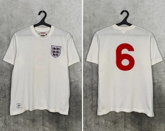 Vintage Umbro 2000-2001 England Football Soccer Away Jersey Red