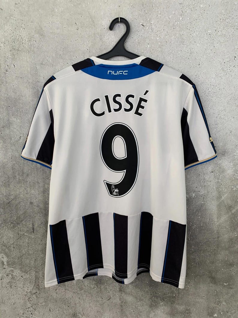 Camisa de futebol vintage do Newcastle United, modelo titular, número 9, Cisse, da Puma, tamanho G (L), anos 2000 imagem 7