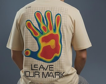 Camiseta estampada de la marca Veirdo con tipografía extragrande para hombre