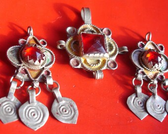 Moroccan hand made tarnished enamel red jewel pendant set