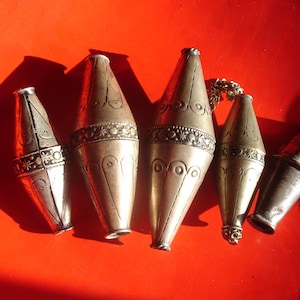 Moroccan silver colour hand engraved conical bead - VARIOUS