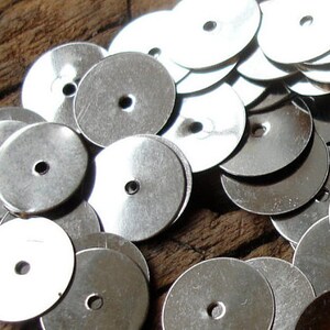 600 x Moroccan silver colour mozuna metal sequin discs for handira wedding blankets   10 mm