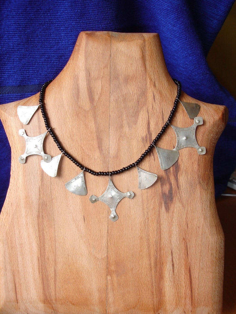 goddess earrings set agate beads Niger Tuareg hand engraved tested silver necklace