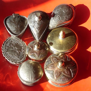 Moroccan hand engraved ROUNDED pill snuff box pot - VARIOUS