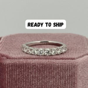 Obrączka Half Eternity z okrągłym szlifem i diamentami laboratoryjnie hodowanymi o średnicy 3,5 mm | Obrączka Half Eternity z możliwością łączenia ze złotem 10K, 14K i 18K | Prezent dla niej