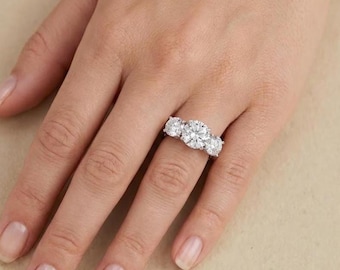 Verlobungsring mit drei runden, im Labor gezüchteten Diamanten | 10k, 14k, 18k Platin und Silber | IGI-zertifiziert | Geschenk für Sie