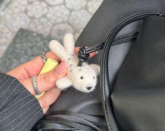 Dije de foca para bolso: llavero de lana hecho a mano, accesorio de cuero para bolso, bonito dije de foca, colección de animales de Sonomora, regalo hecho a mano para ella.