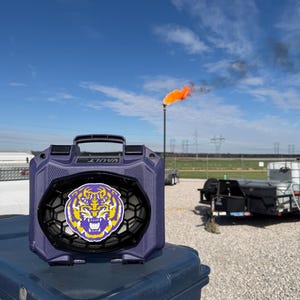 Pelican v100 Custom Speaker Box! Smaller and Louder than Turtlebox!