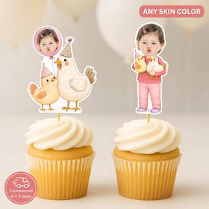 Puede incluir: Dos cupcakes con glaseado blanco. Uno tiene un adorno con la foto de un niño y pollos de dibujos animados. El otro tiene un adorno con un niño sosteniendo pollitos de dibujos animados. El texto "ANY SKIN COLOR" es visible.