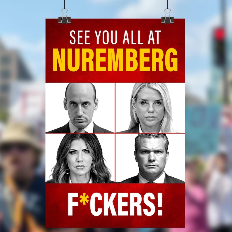 以下が含まれることがあります： 赤と黄色のデザインのポスターで、4つの白黒ポートレートと「SEE YOU ALL AT NUREMBERG」と「F*CKERS！」のテキストが特徴です。 ポスターは2つのペーパークリップで保持されています。