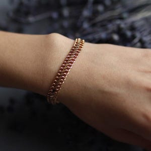 Pulsera lisa vienesa de oro de 14k
