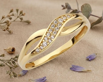 Minimalist Diamond Twist Ring, Gold Infinity Wedding Band, Modern Promise Ring for Women
