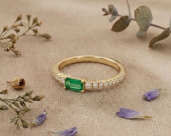 Emerald Cut Green Stone Ring in Gold, Minimalist Promise Ring, Anniversary Gift for Her