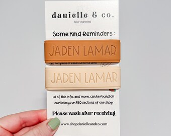 Paquete de 2 etiquetas de silicona para biberones: caramelo/marfil, etiquetas para biberones, etiquetas para bebés, etiquetas personalizadas para guarderías, etiquetas para campamentos y cestas de Pascua.