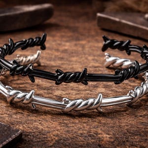 Crown of Thorns Bracelet – Symbolic Thorned Band in Black or Silver