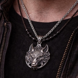 Collier pendentif tête de loup nordique - Amulette de loup guerrier nordique