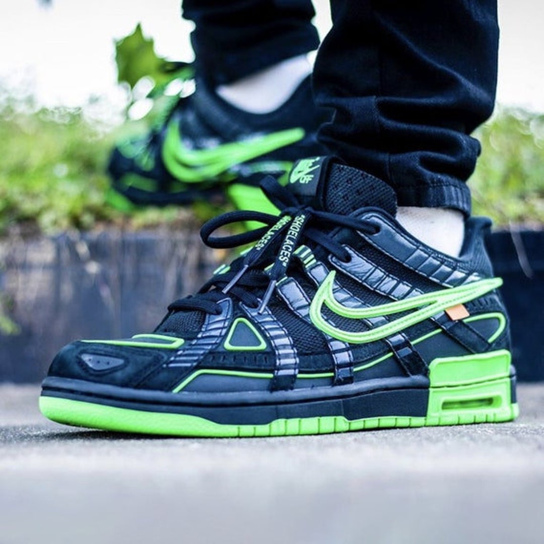 dunk off white green strike