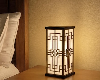 Lámpara decorativa japonesa sencilla de madera MDF (linterna)