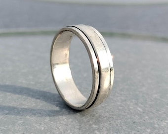 Sterling Silver Spinner Ring – Handmade Fidget Meditation Ring