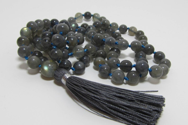 Ready to ship labradorite 108 beads knotted mala in 6mm intuition and conscient dreaming tassel necklace Hand knotted by Sphalie